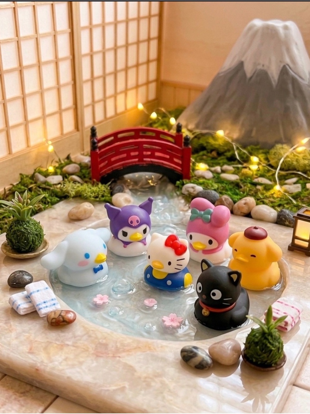 🛁 Hello Kitty Characters as Ducks for the Bath - Set Comes with 2 Packs 💛